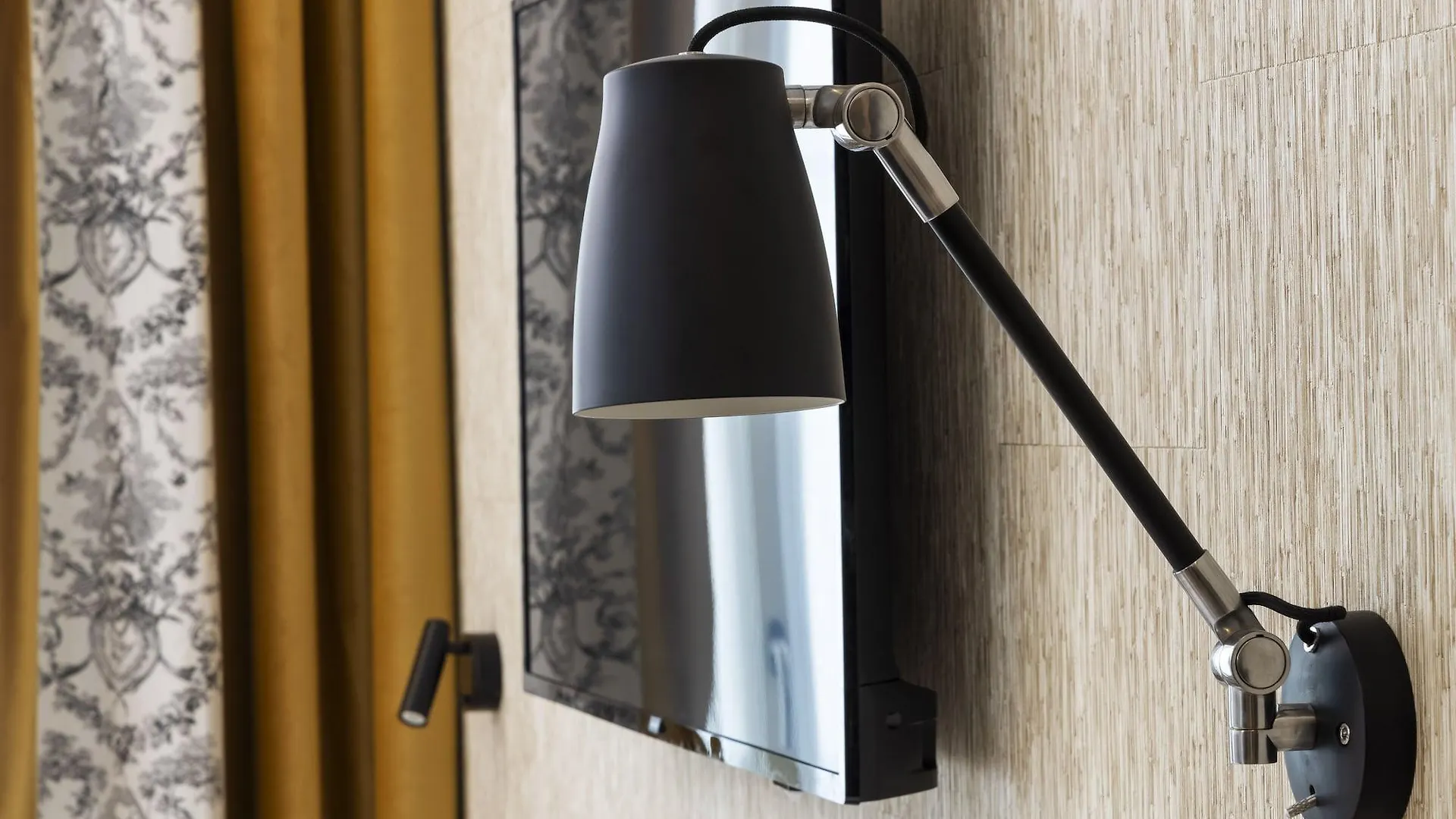 Grand Lévêque Hotel 3*
