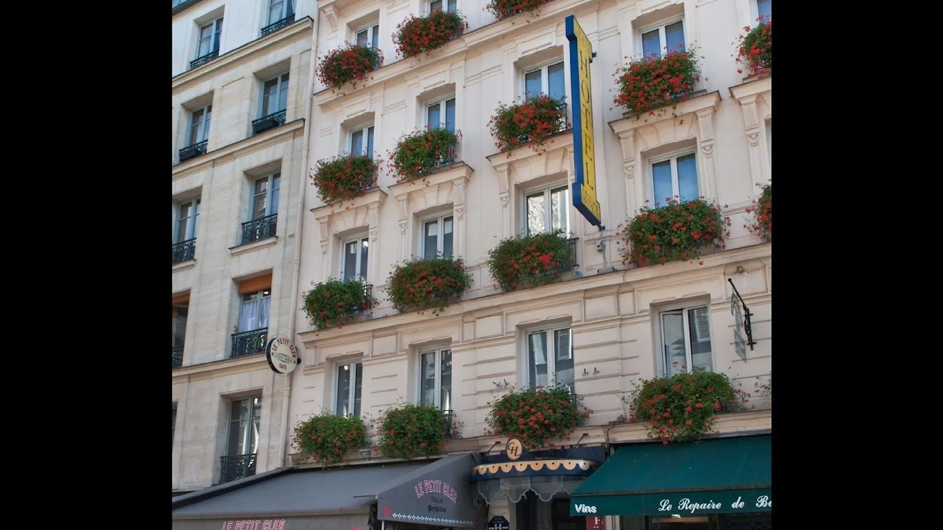 Grand Lévêque Hotel 3*