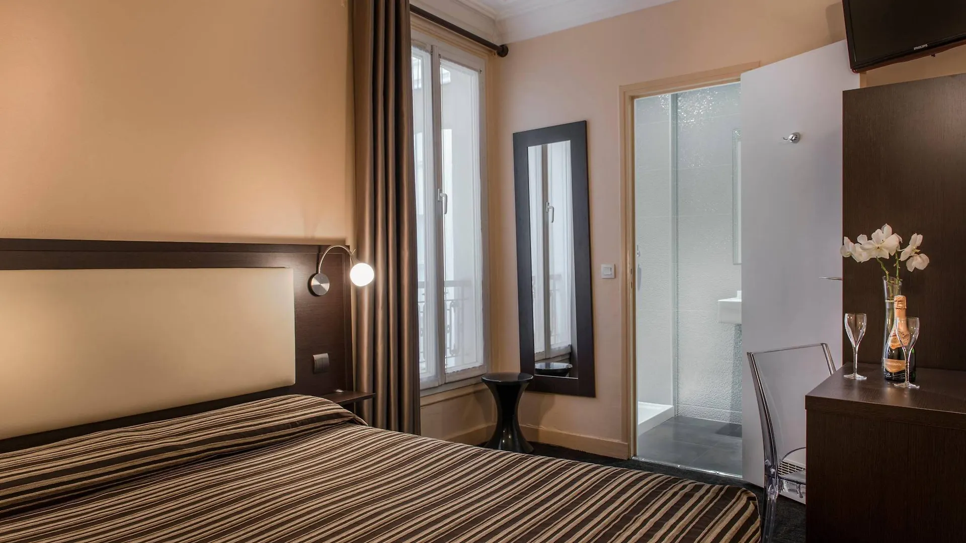 Grand Leveque Hotel