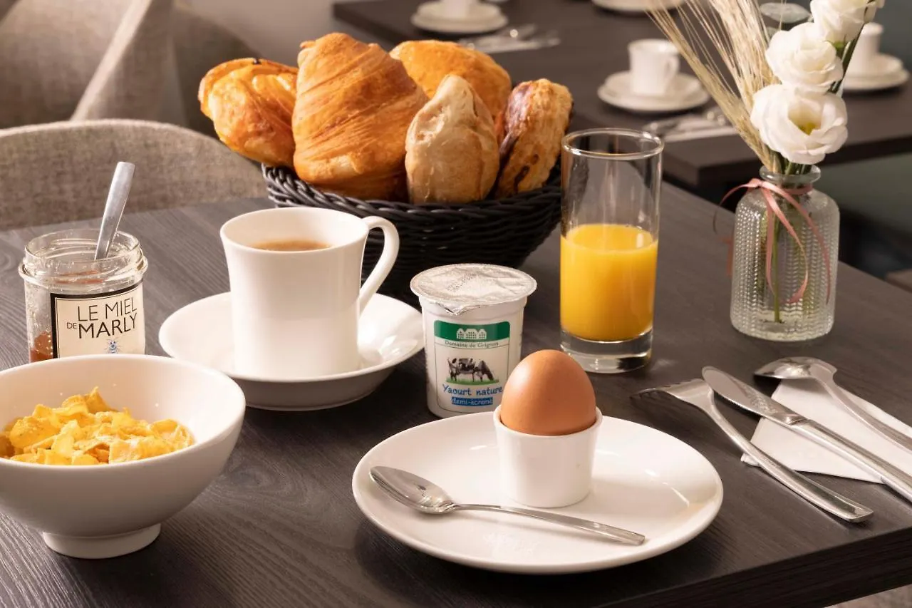 Hotell Grand Leveque 3*