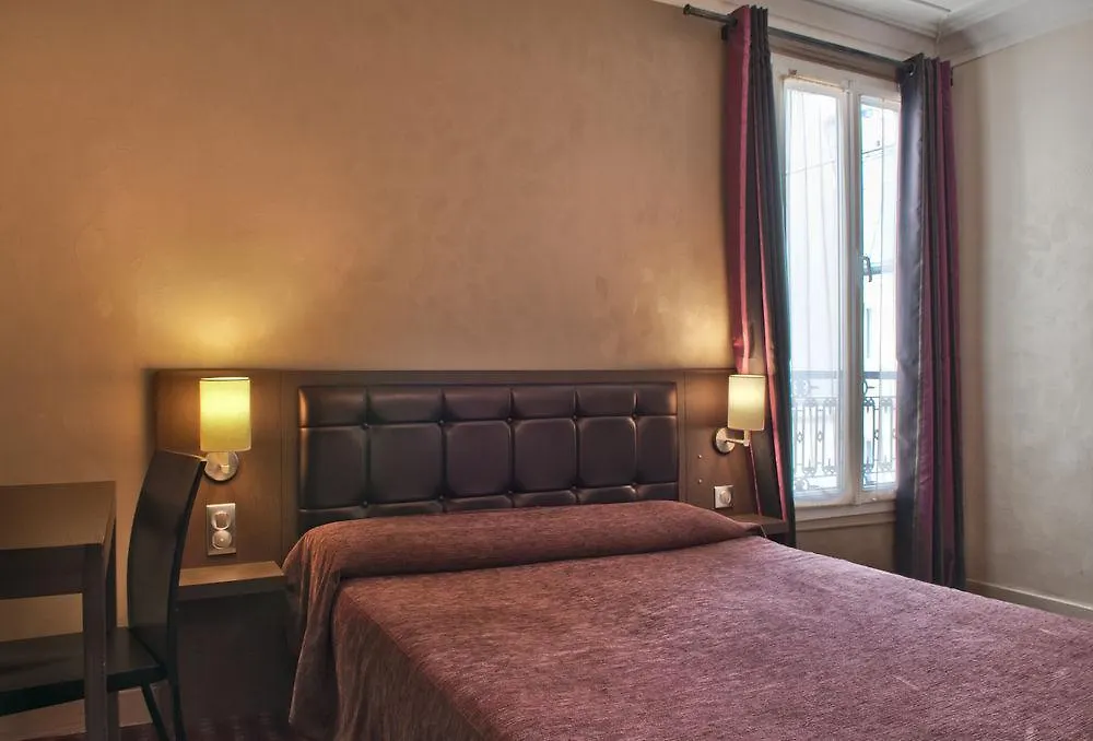 Grand Leveque Hotell 3*