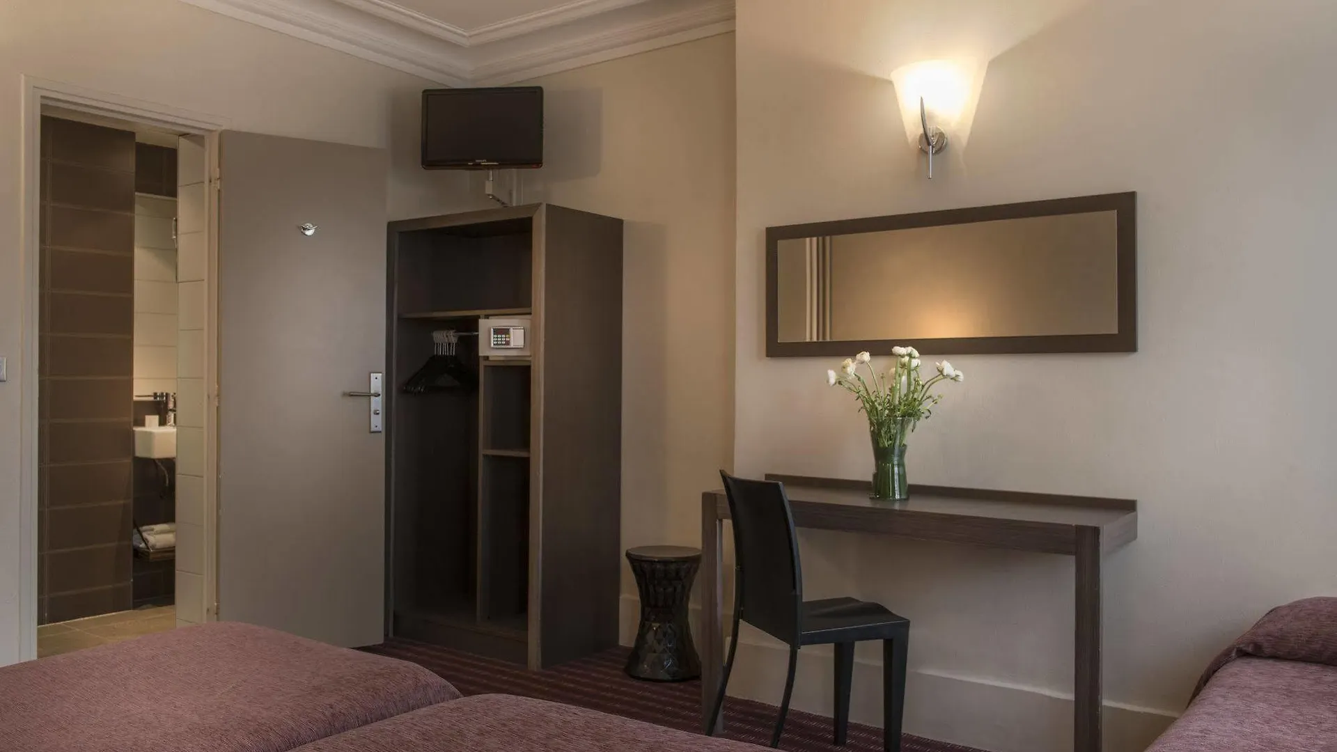 Hotel Grand Leveque 3*